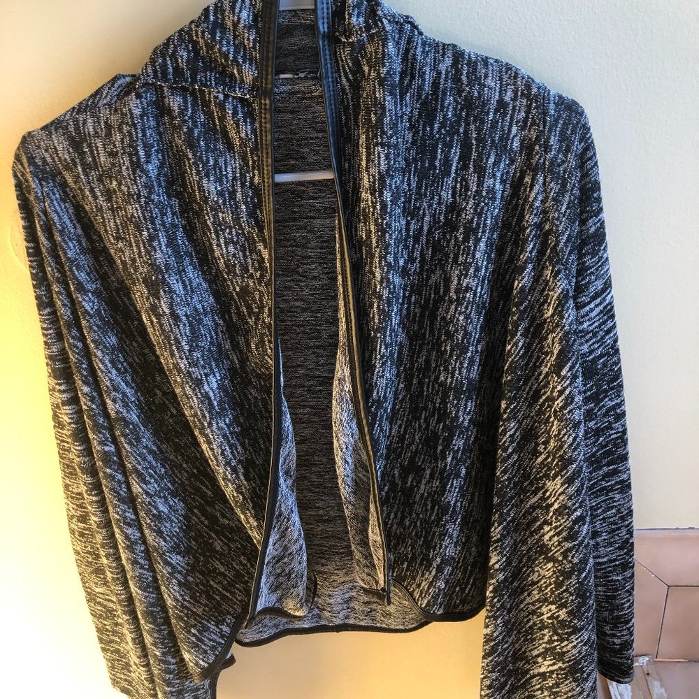 Cardigan-like Light Jacket
